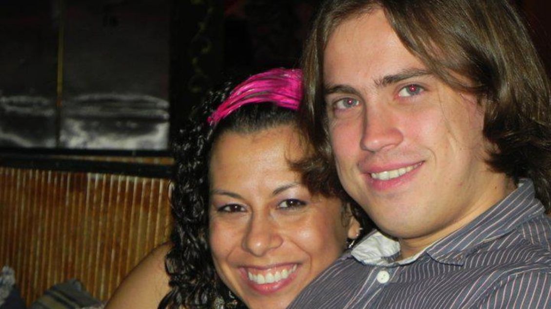 Kandidát SPD bije svou brazilskou manželku a vyhrožuje jí Bohnicemi, tvrdí Fabiano Golgo